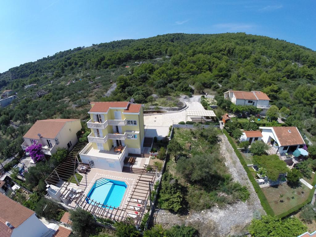 Apartments Romana Slatine Rum bild