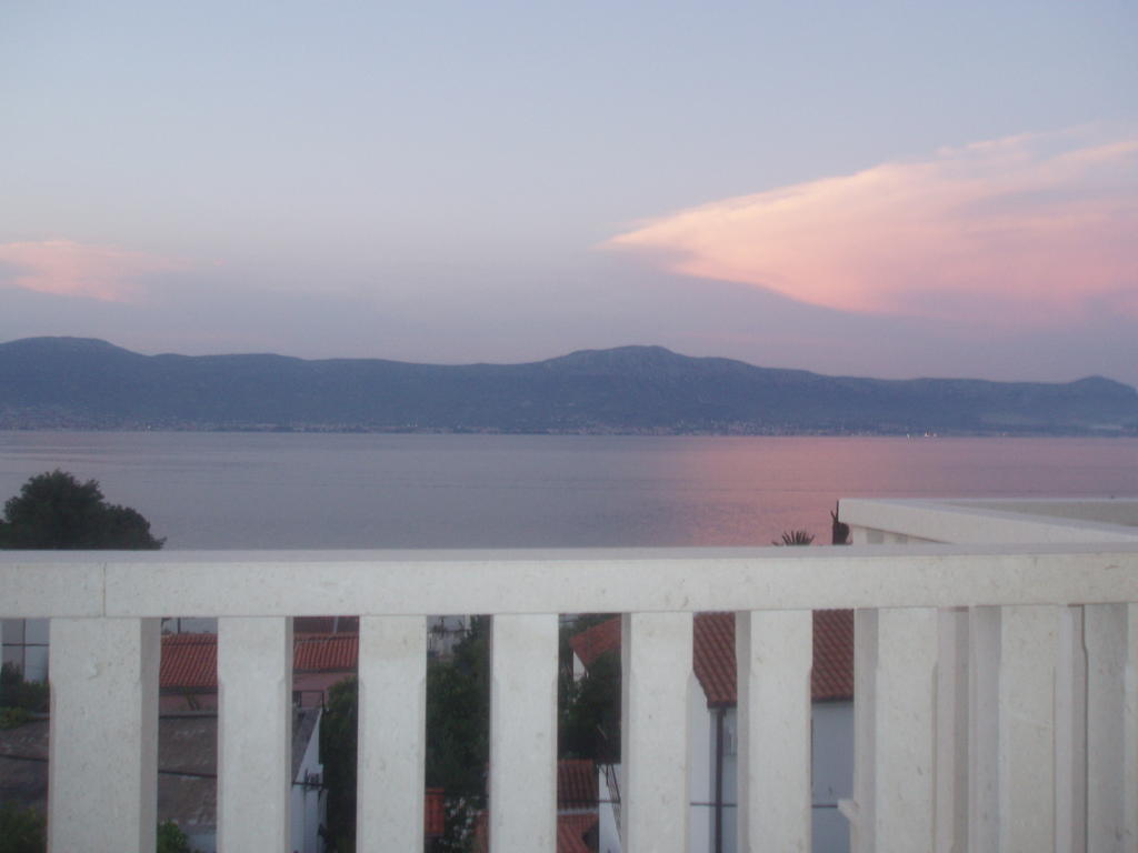 Apartments Romana Slatine Rum bild