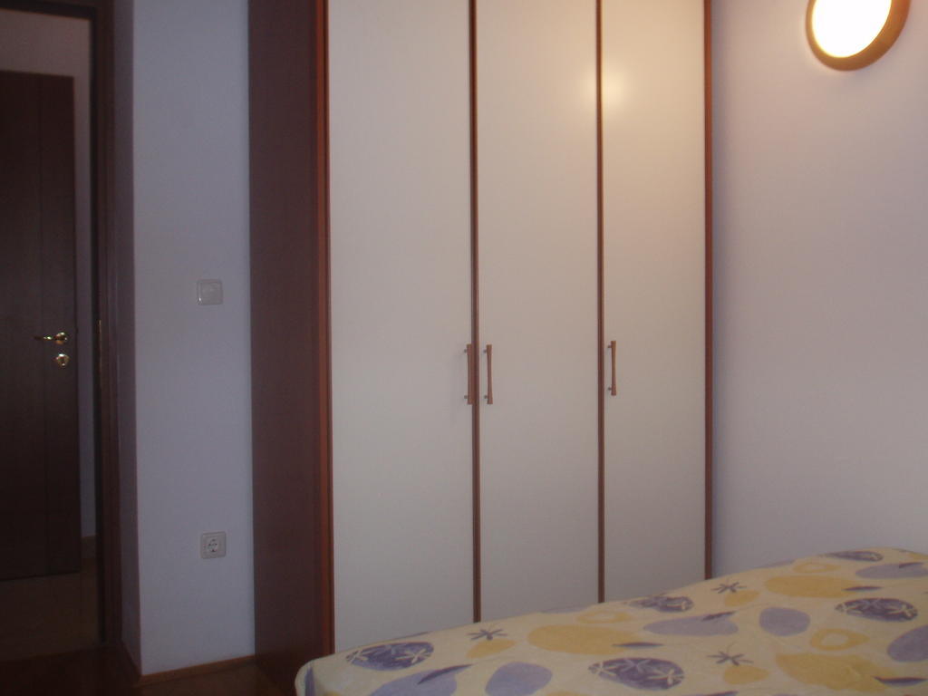 Apartments Romana Slatine Rum bild